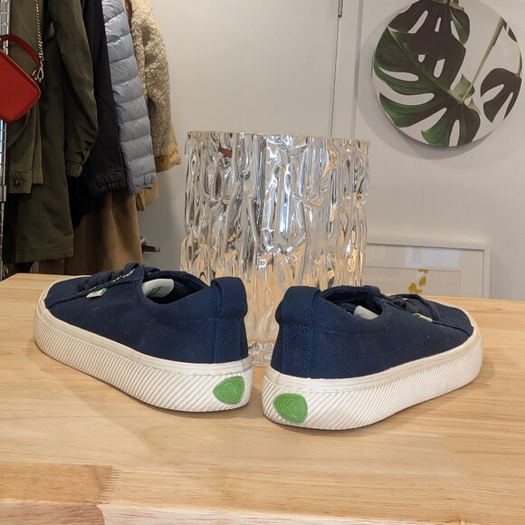 Cariuma Marine Blue Low Canvas Sneakers - Women's sz 9 - Picture 5 of 6